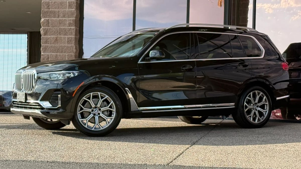 Used 2020 BMW X7 xDrive40i w/ Cold Weather Package AWD/4WD image 3
