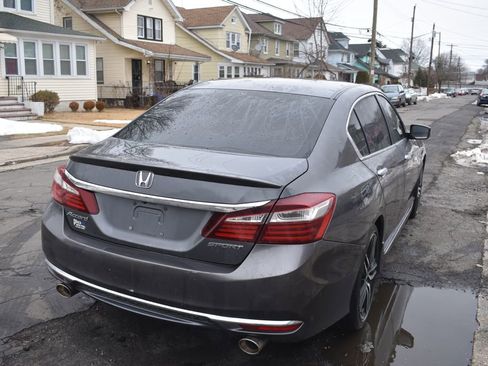 Used 2017 Honda Accord Sport image 6