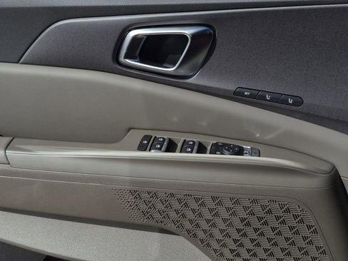 New 2026 Kia Carnival EX image 17