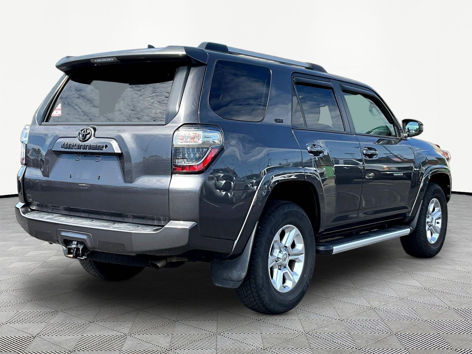 Used 2020 Toyota 4Runner SR5 AWD/4WD image 6