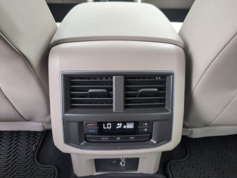 Used 2019 Volkswagen Atlas SE FWD image 19