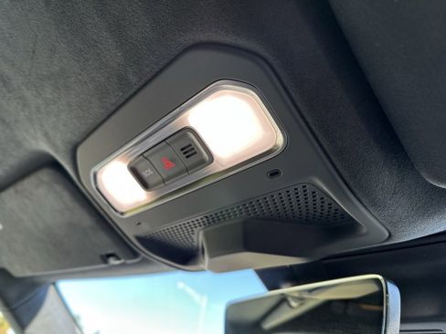 Used 2022 Rivian R1S Launch Edition image 29