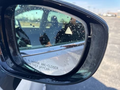 Used 2024 Chrysler Pacifica Touring-L FWD image 20