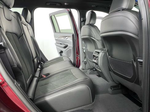 New 2026 Jeep Grand Cherokee Altitude AWD/4WD image 24