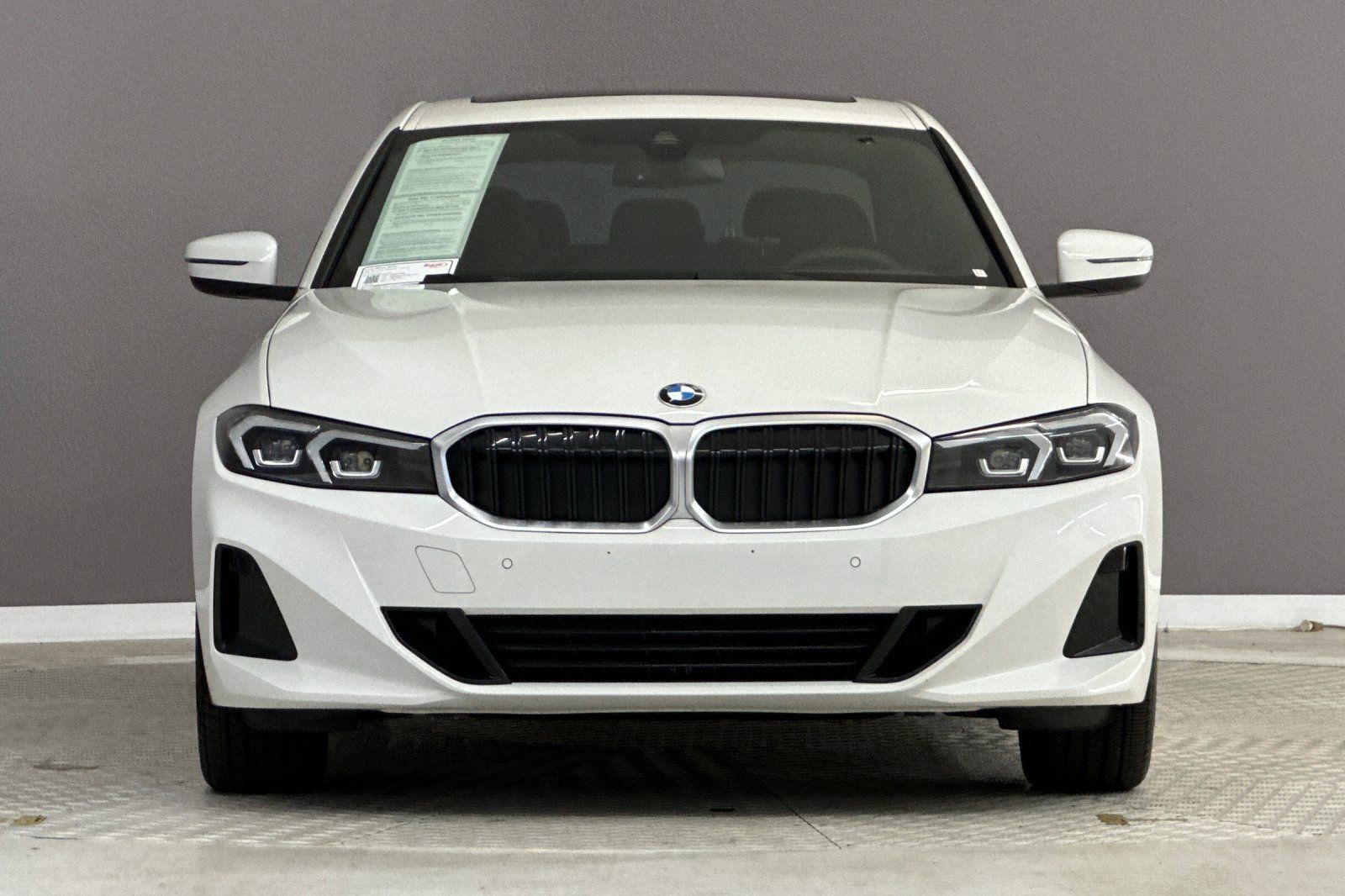 Used 2025 BMW 330i Sedan w/ Convenience Package RWD image 5