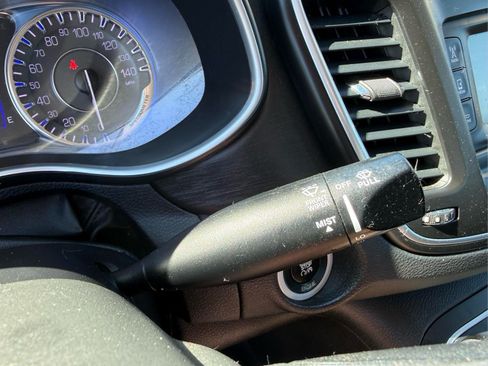 Used 2016 Chrysler 200 Limited FWD image 23