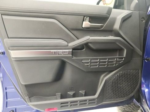 Used 2025 Toyota Tacoma TRD Sport image 11