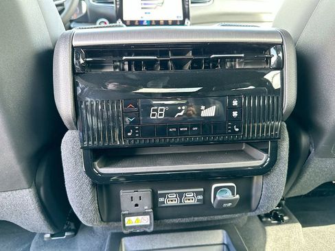 New 2026 Jeep Grand Wagoneer Limited w/ Premium Group II AWD/4WD image 26