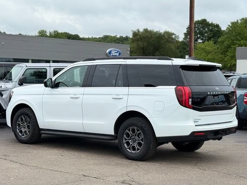 Used 2025 Ford Expedition Active AWD/4WD image 40