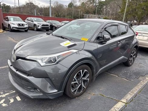 Used 2018 Toyota C-HR XLE image 1