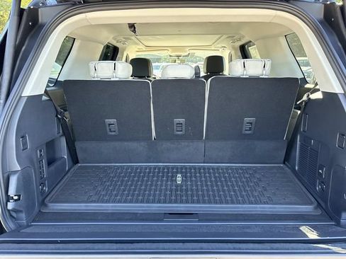 New 2026 Lincoln Navigator Reserve w/ Jet Appearance Package AWD/4WD image 12