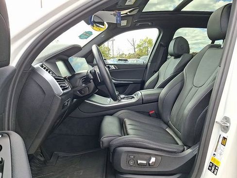 Used 2022 BMW X5 xDrive40i w/ Premium Package AWD/4WD image 16