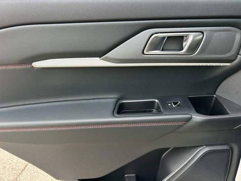 New 2026 Ford Explorer ST-Line w/ ST-Line Street Pack image 17