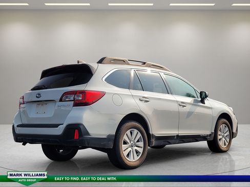 Used 2018 Subaru Outback 2.5i Premium AWD/4WD image 4