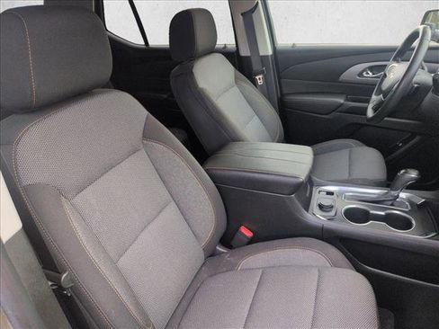 Used 2020 Chevrolet Traverse LT image 22