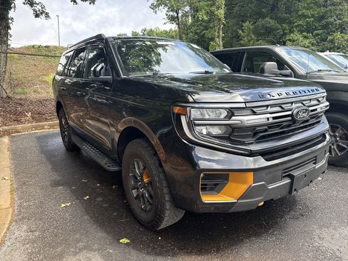 Used 2025 Ford Expedition Tremor AWD/4WD image 2