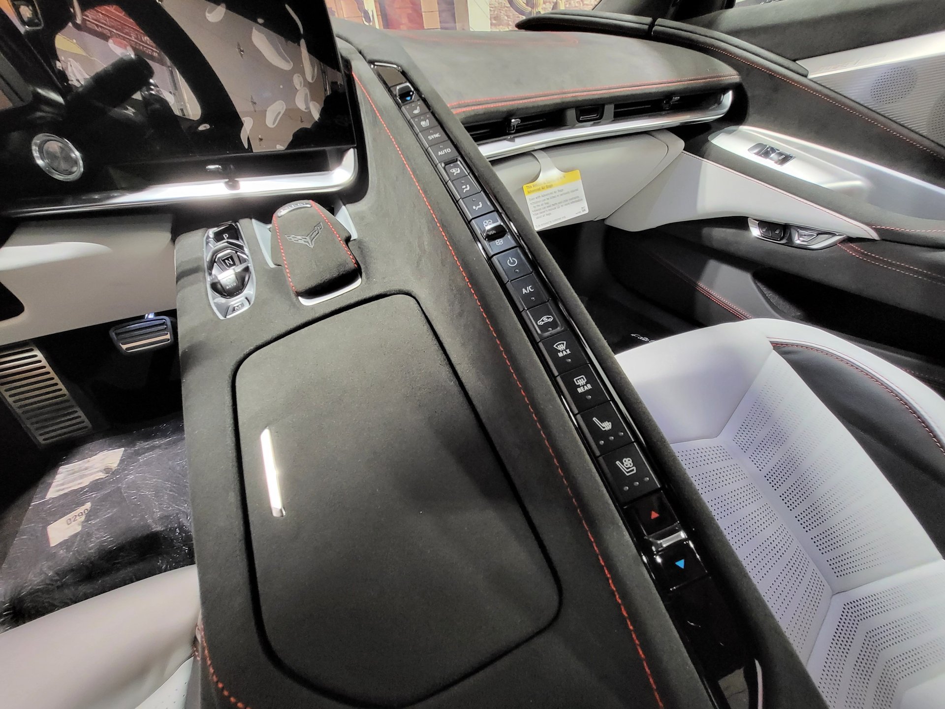 Used 2023 Chevrolet Corvette Stingray Premium Conv w/ Z51 Performance Package RWD image 15