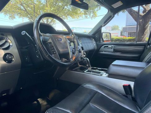 Used 2017 Ford Expedition Platinum RWD image 13