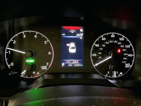 Used 2024 Toyota Corolla SE image 19