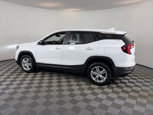 Used 2024 GMC Terrain SLE AWD/4WD image 8