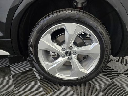 Certified 2025 Audi Q5 2.0T Premium Plus w/ Premium Plus Package image 21