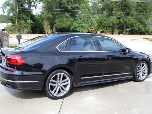 Used 2017 Volkswagen Passat 1.8T R-Line FWD image 12