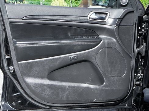 Used 2019 Jeep Grand Cherokee Limited X image 16