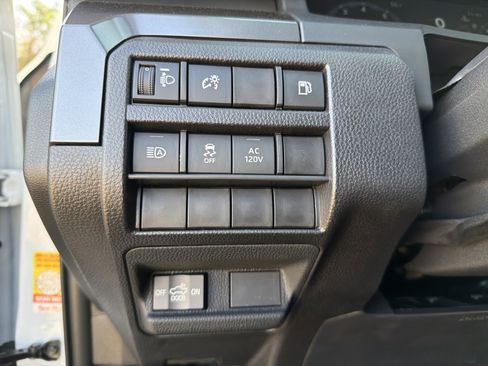 New 2025 Toyota Tacoma TRD Off-Road AWD/4WD image 17