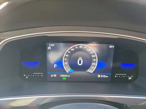 Used 2023 Volkswagen Tiguan SE R-Line image 21