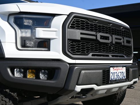 Used 2017 Ford F150 Raptor w/ Equipment Group 802A Luxury AWD/4WD image 17