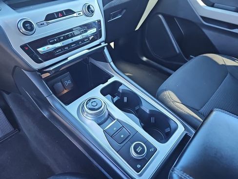 Used 2022 Ford Explorer XLT image 30