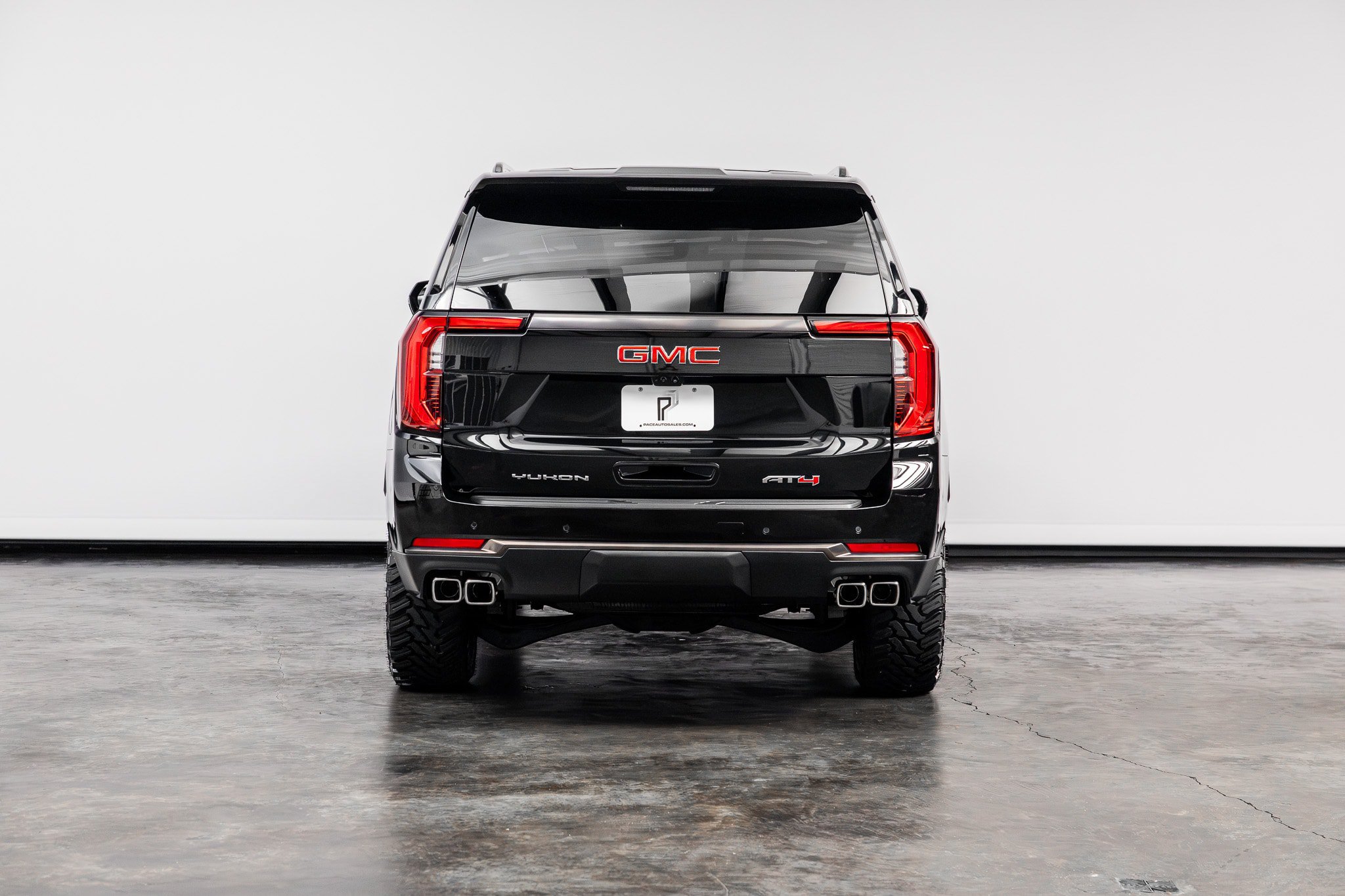 Used 2026 GMC Yukon AT4 Ultimate w/ LPO, Floor Liner Package AWD/4WD image 17