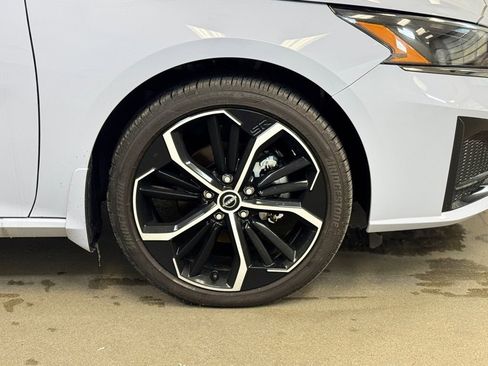 New 2025 Nissan Altima 2.5 SR w/ SR Premium Package image 4