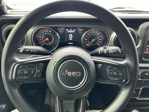 Used 2022 Jeep Wrangler Unlimited Sport image 15