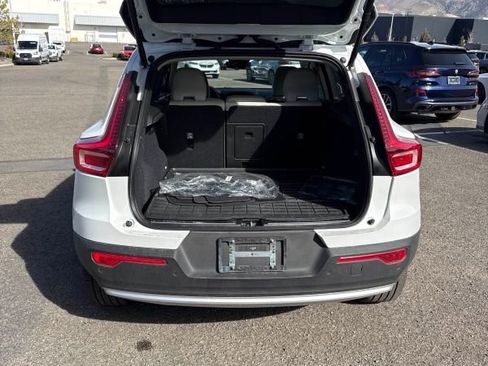Used 2023 Volvo XC40 B5 Ultimate w/ Protection Package image 5