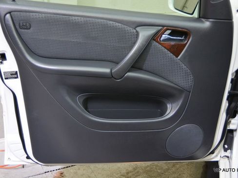 Used 2004 Mercedes-Benz ML 350 4MATIC image 7