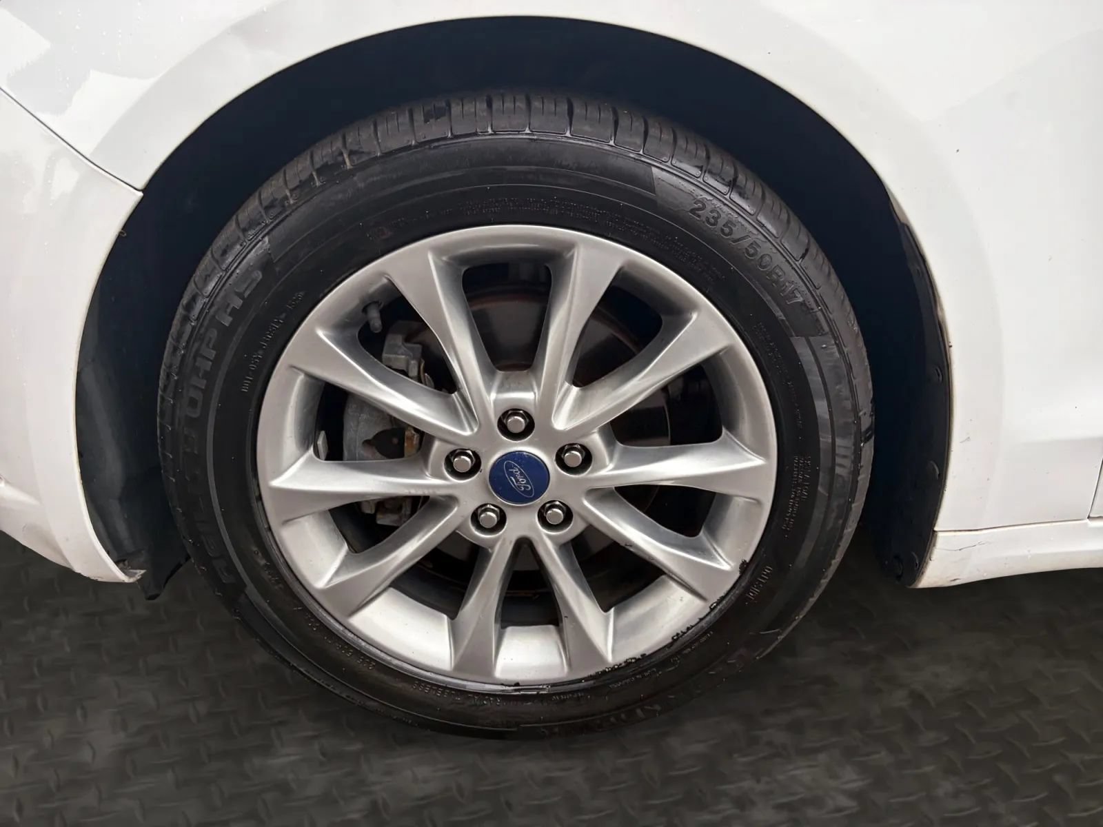 Used 2017 Ford Fusion SE w/ Fusion SE Technology Package FWD image 33