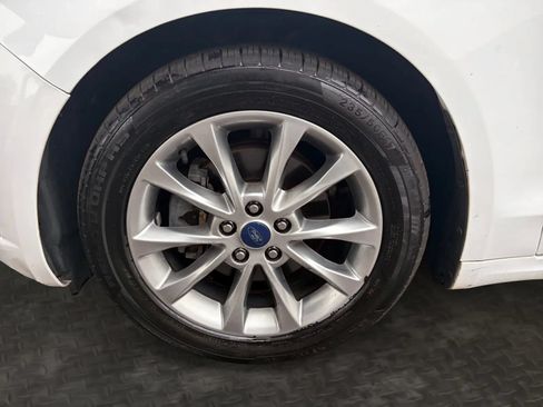 Used 2017 Ford Fusion SE w/ Fusion SE Technology Package FWD image 29