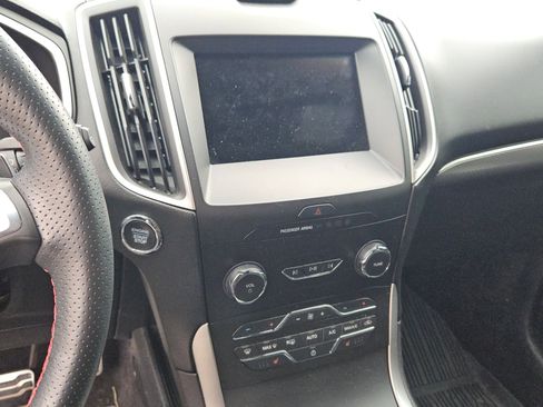 Used 2020 Ford Edge ST-Line w/ Cold Weather Package image 9