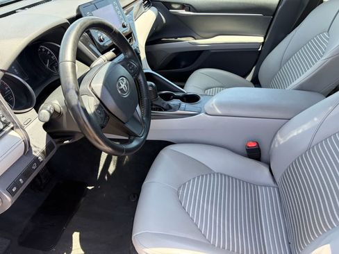 Used 2023 Toyota Camry SE FWD image 12