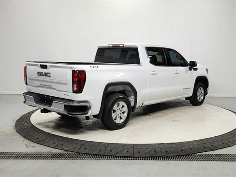 Used 2022 GMC Sierra 1500 SLE image 7