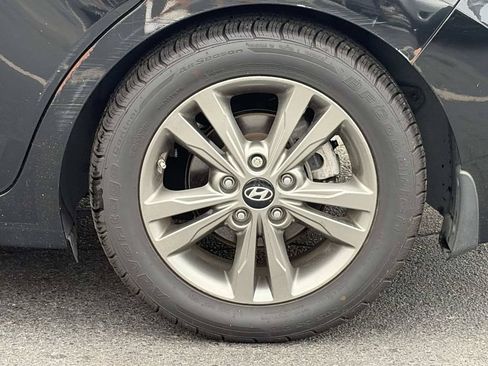 Used 2018 Hyundai Elantra Value Edition FWD image 12