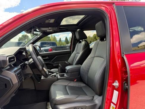 Used 2024 Toyota Tacoma TRD Sport w/ TRD Sport Premium Package AWD/4WD image 17