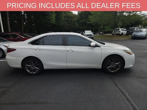 Used 2015 Toyota Camry SE FWD image 7