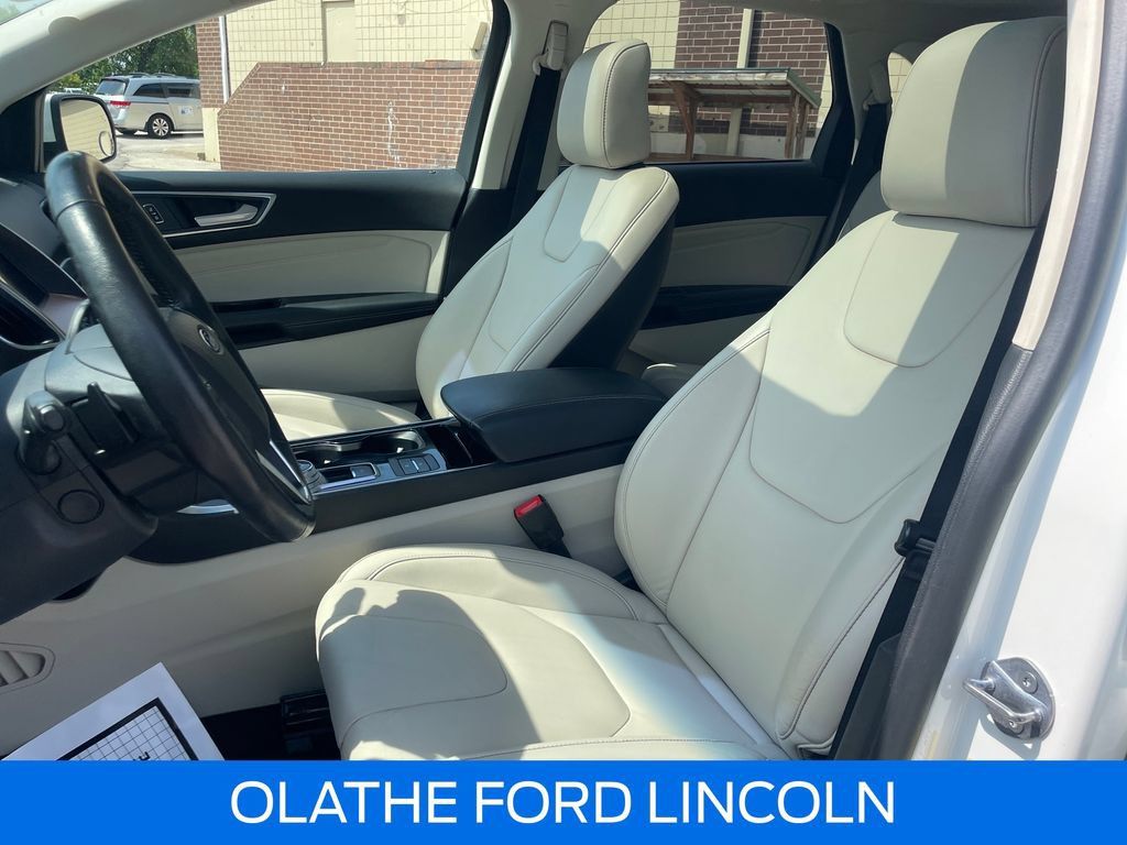 Certified 2020 Ford Edge Titanium AWD/4WD image 14