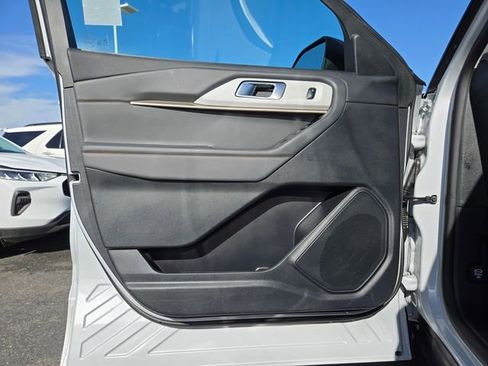 Certified 2025 Ford Explorer Active w/ Active Comfort Package AWD/4WD image 14