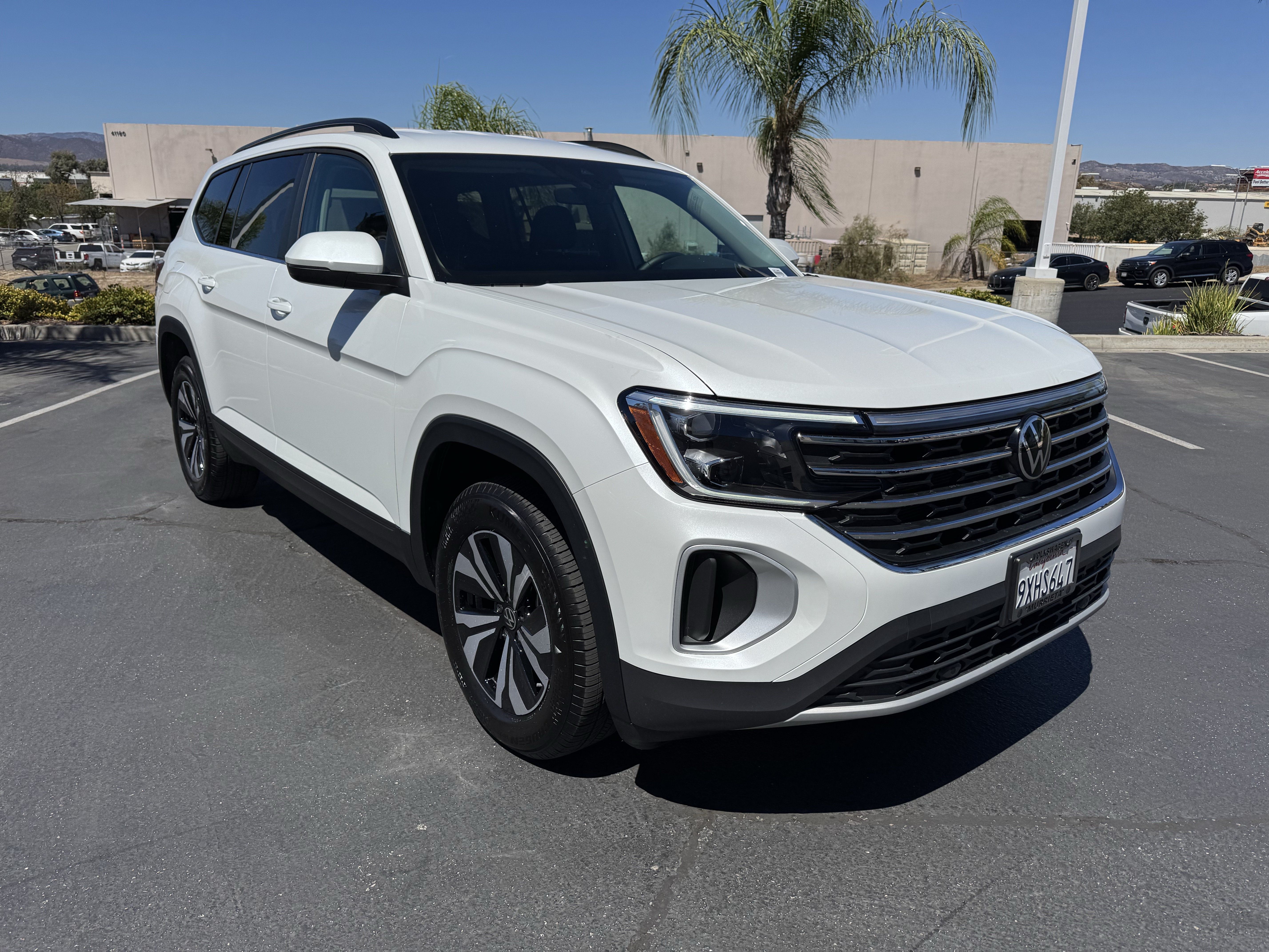 Used 2026 Volkswagen Atlas SE FWD image 2