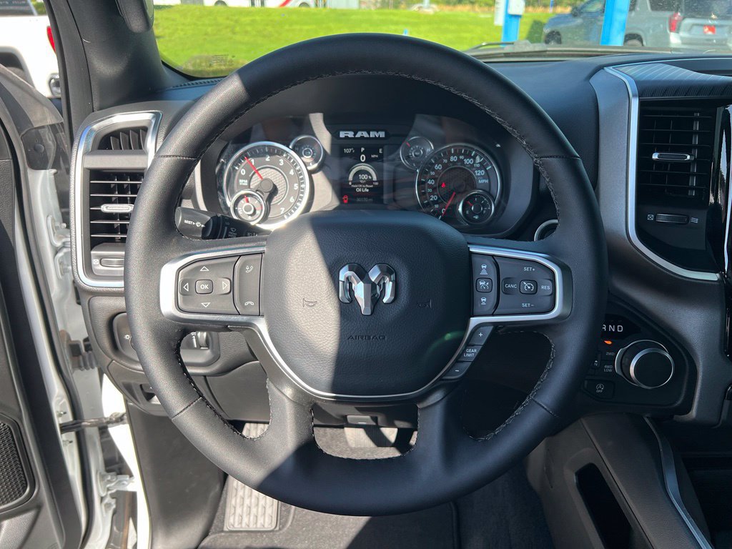 Used 2025 RAM 1500 Big Horn AWD/4WD image 31
