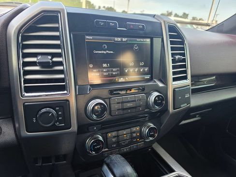 Used 2015 Ford F150 Platinum w/ Equipment Group 701A Luxury AWD/4WD image 27