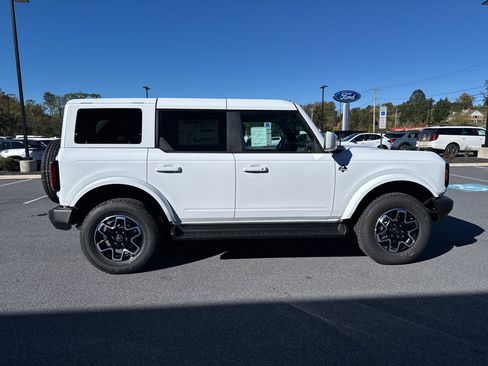 New 2025 Ford Bronco Outer Banks image 11